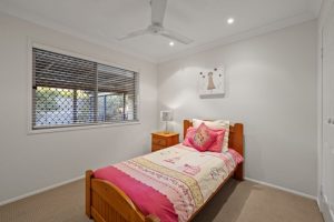 16 Chanel Crescent, EIGHT MILE PLAINS, QLD 4113 AUS