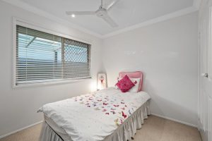 16 Chanel Crescent, EIGHT MILE PLAINS, QLD 4113 AUS