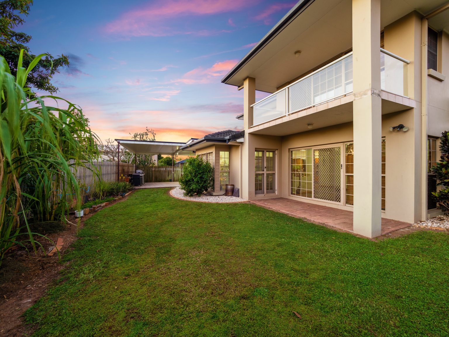 199 Mount Ommaney Drive, MOUNT OMMANEY, QLD 4074 AUS