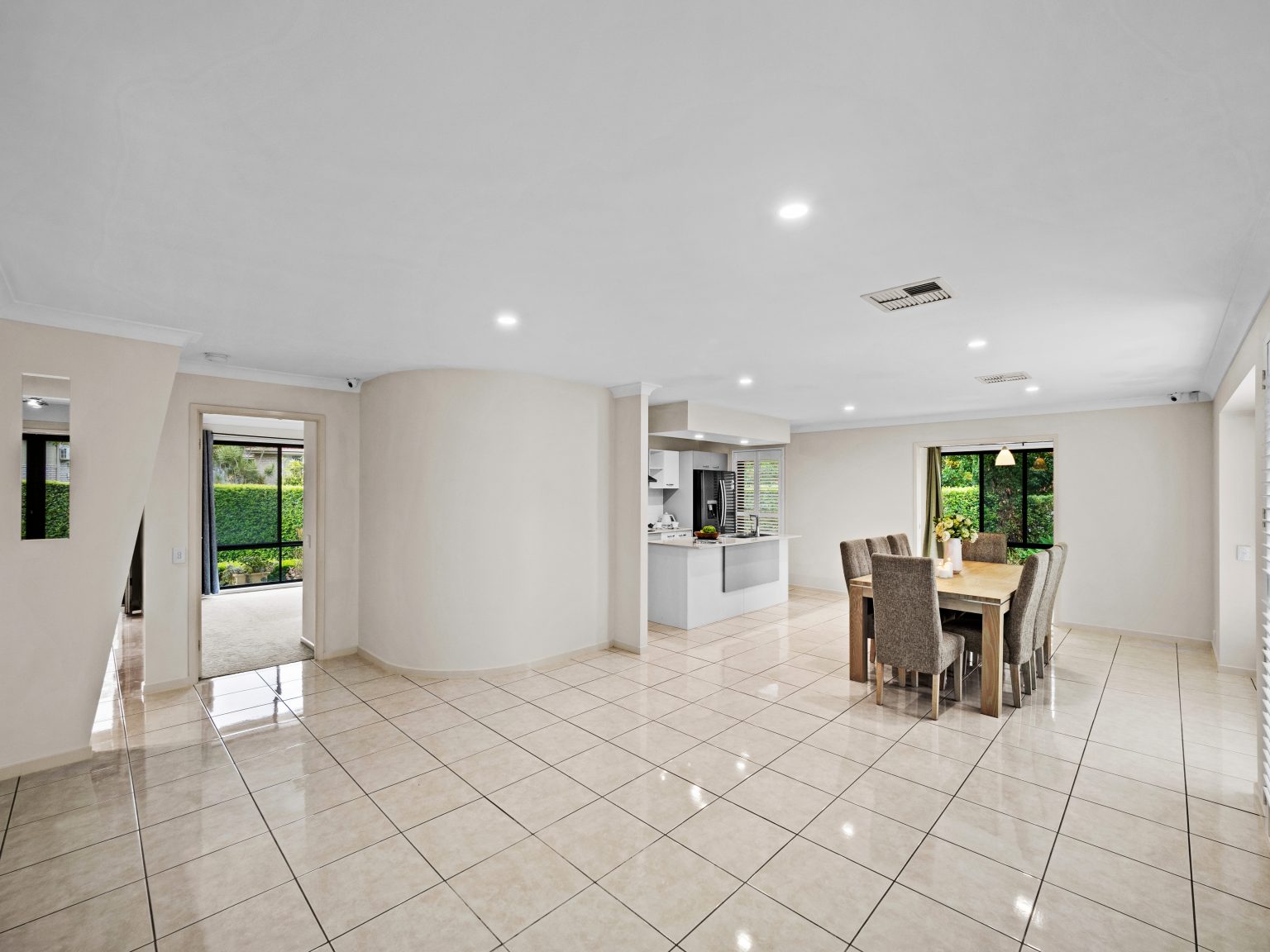 42 Aberdeen Crescent, KURABY, QLD 4112 AUS