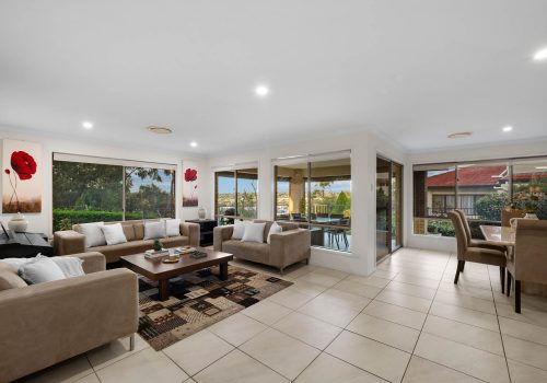 2 The Crescent, UNDERWOOD, QLD 4119 AUS