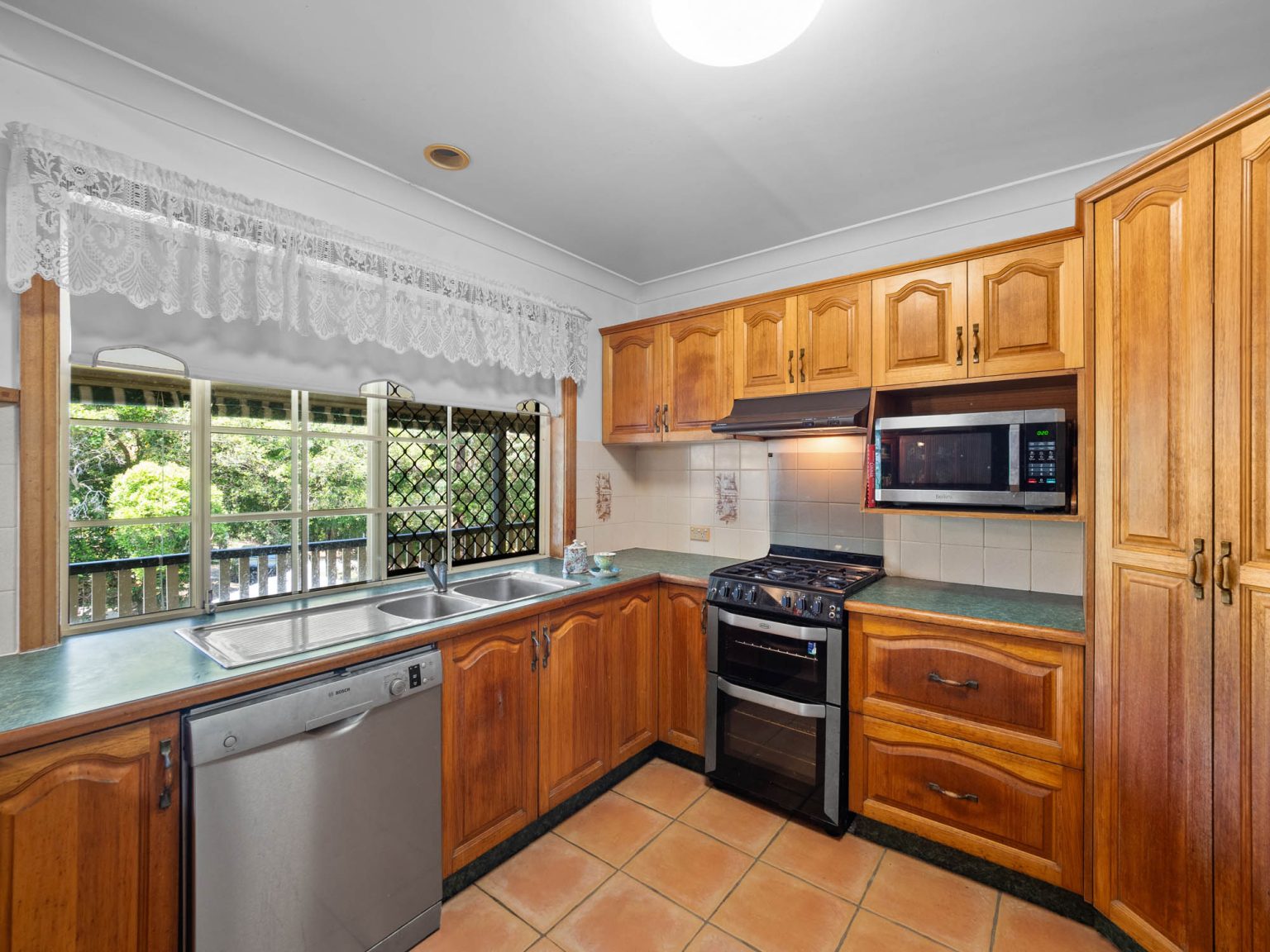 15 Springburn Drive, GLASS HOUSE MOUNTAINS, QLD 4518 AUS