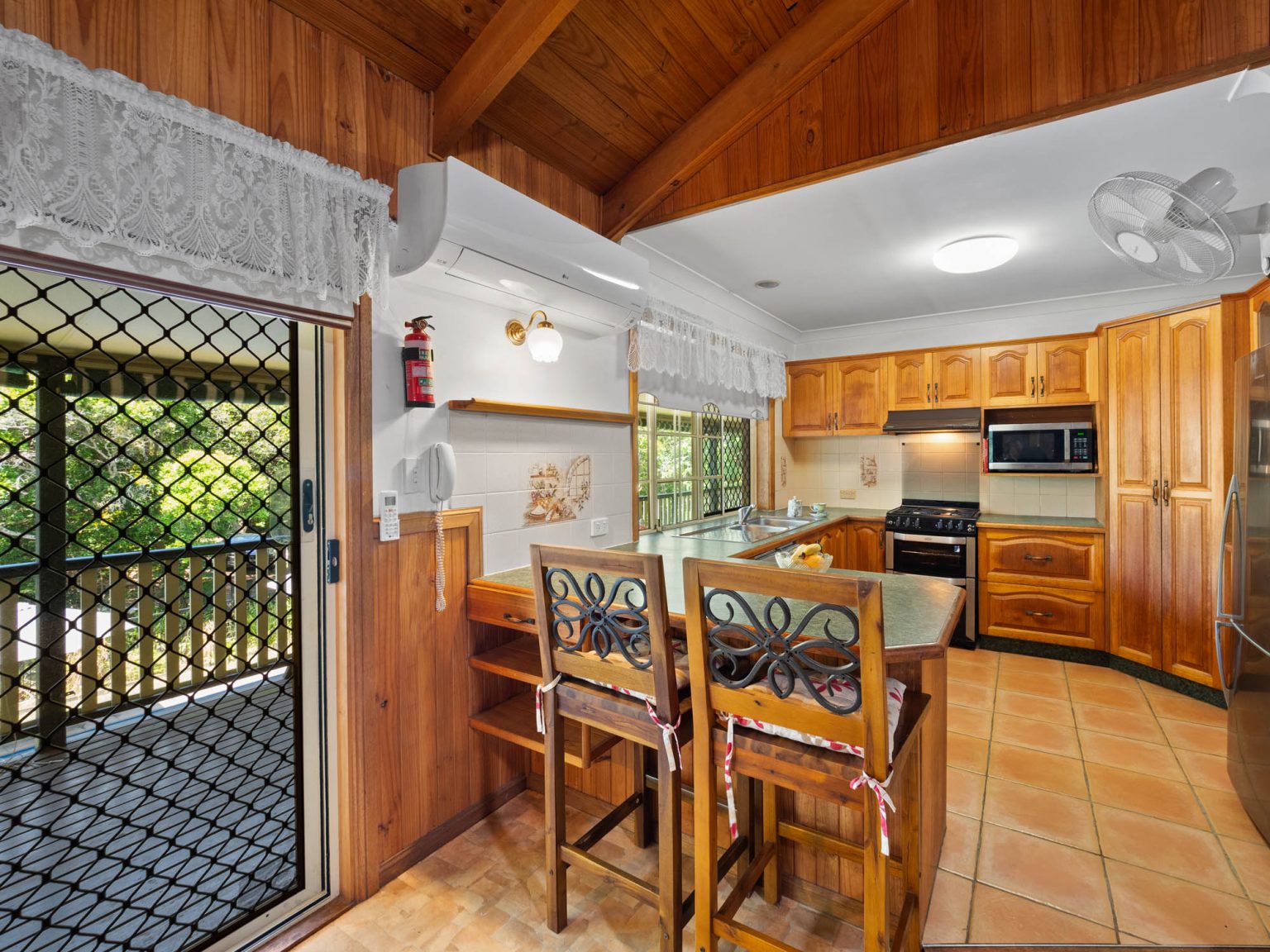 15 Springburn Drive, GLASS HOUSE MOUNTAINS, QLD 4518 AUS